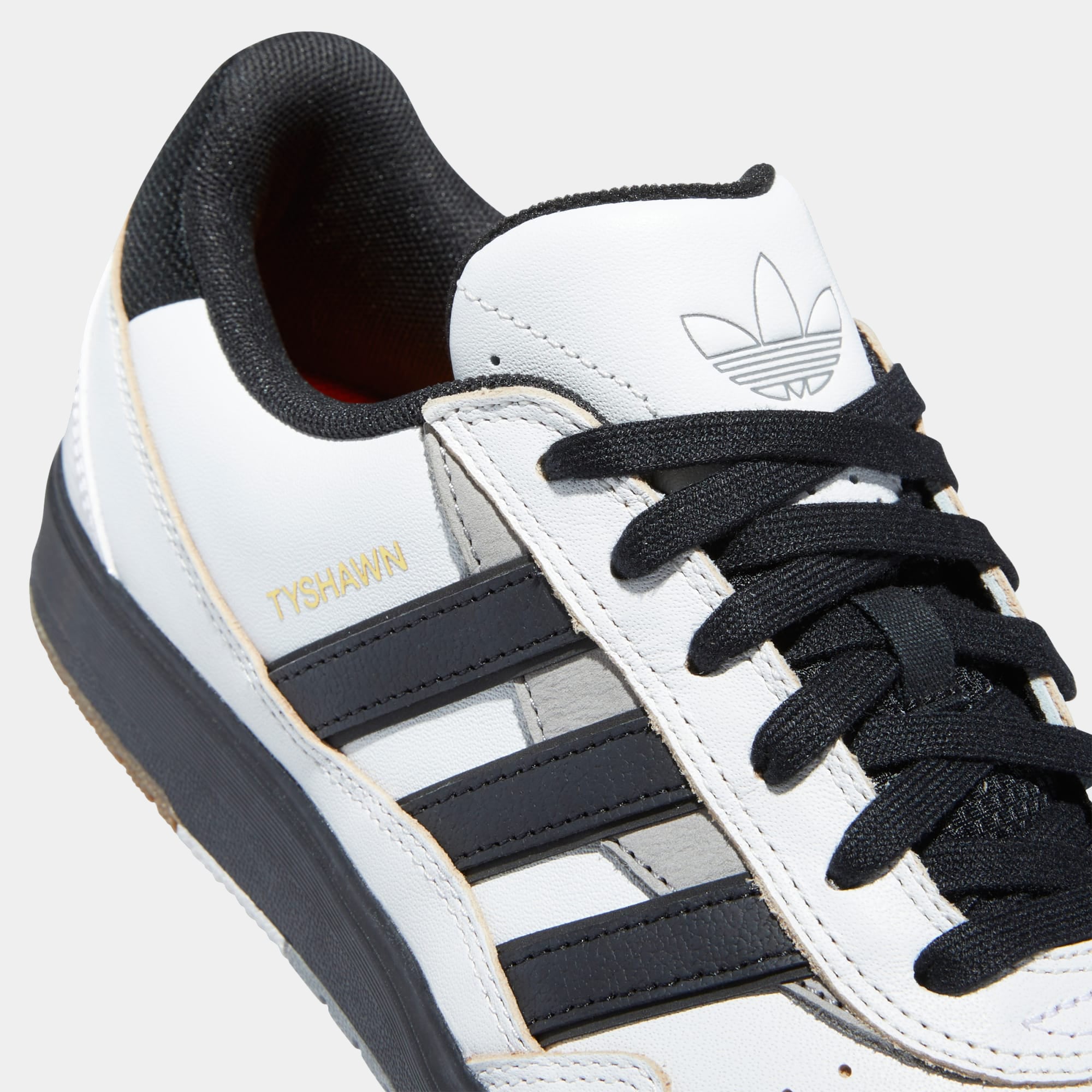 ADIDAS TYSHAWN 2 CRYSTAL WHITE / CORE BLACK / CHARCOAL SOLID