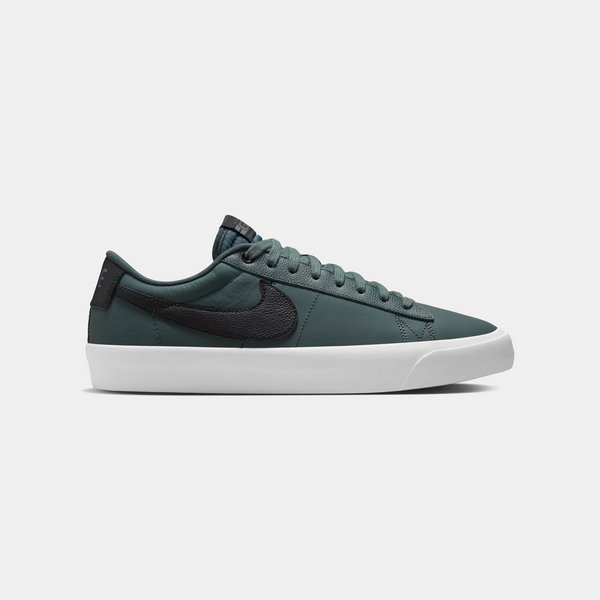NIKE SB BLAZER LOW PRO GT - VINTAGE GREEN/BLACK