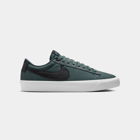 NIKE SB BLAZER LOW PRO GT - VINTAGE GREEN/BLACK