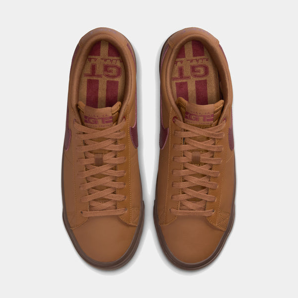 NIKE SB BLAZER LOW PRO GT - LIGHT BRITISH TAN/DARK TEAM RED