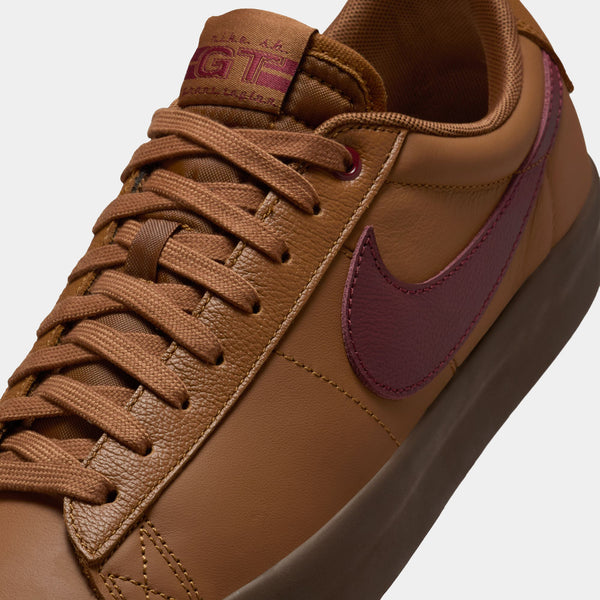 NIKE SB BLAZER LOW PRO GT - LIGHT BRITISH TAN/DARK TEAM RED