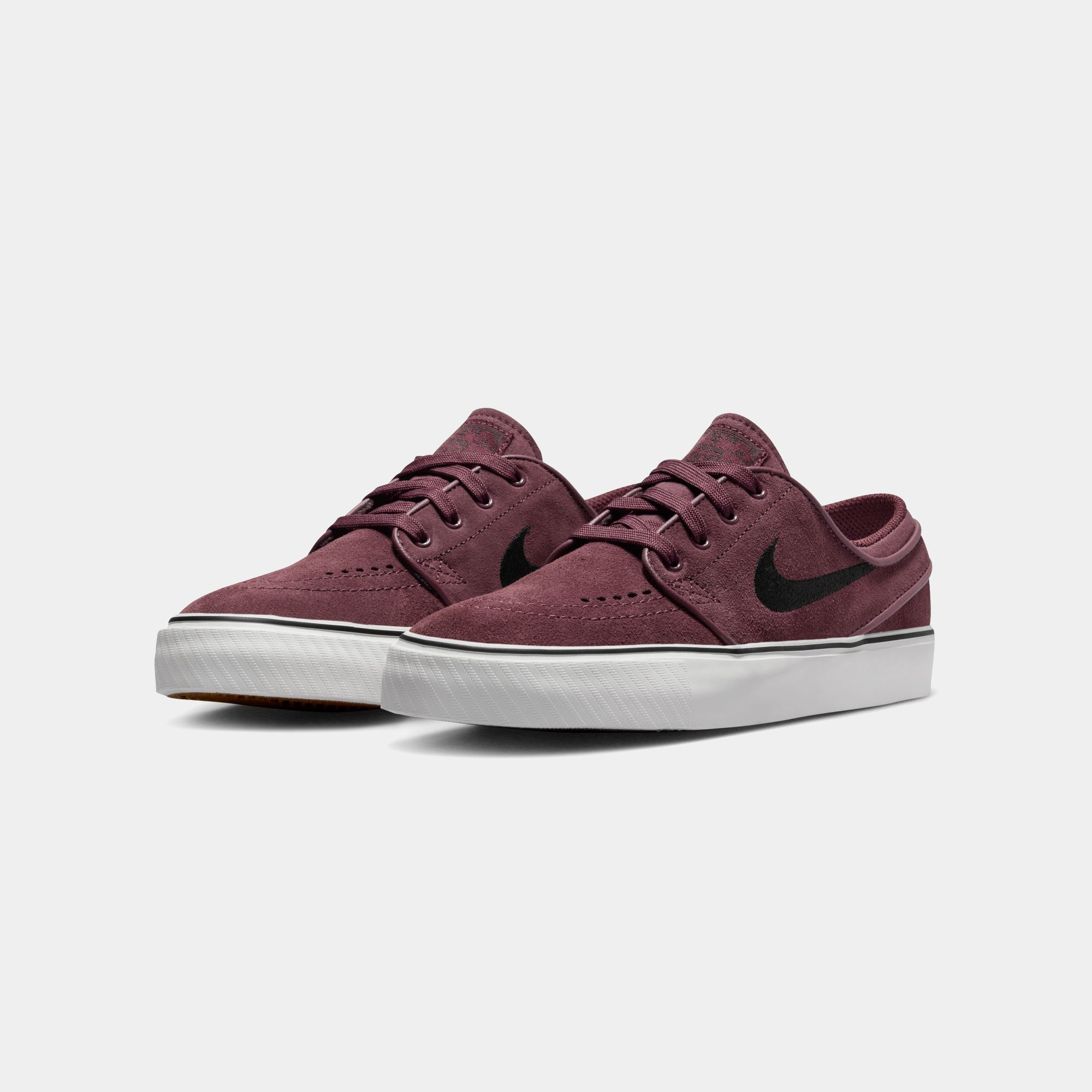 Nike sb by stefan janoski 2025