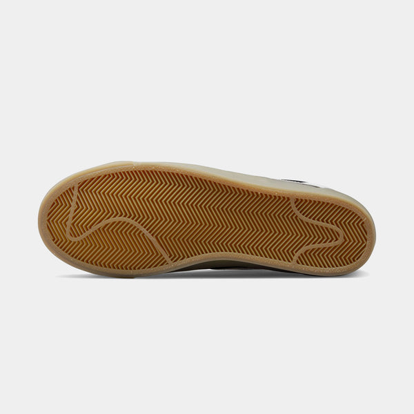 NIKE SB ZOOM BLAZER LOW PRO GT - BLACK/WHITE-GUM